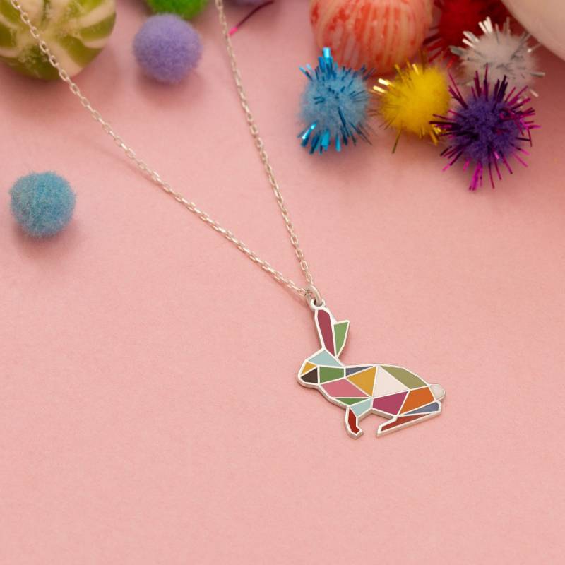 sterling Silber Multi Color Emaille Kaninchen Halskette, Osterkaninchen Anhänger von PizumiLondon