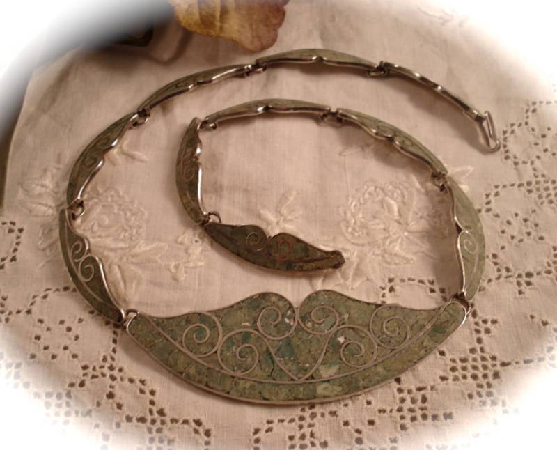 Vintage Taxco Halskette Sterlingsilber Eingelegter Grün Türkis C. Hernandes Vintage Taxco Halskette Sterlingsilber Eingelegter Grün Türkis C. Hernandes von Pizzapusshorse