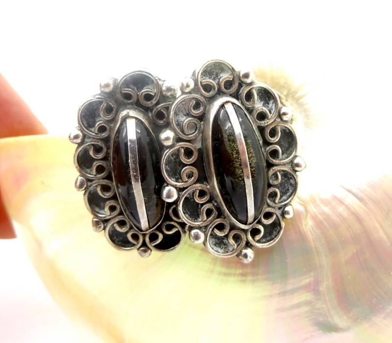 Vintage Taxco Sterling Ohrringe Damaso Gallegos Mexiko Sterling Silber Labradorit Onyx Vintage Taxco Sterling Ohrringe Damaso Gallegos Mexiko Sterling Silber Labradorit Onyx von Pizzapusshorse