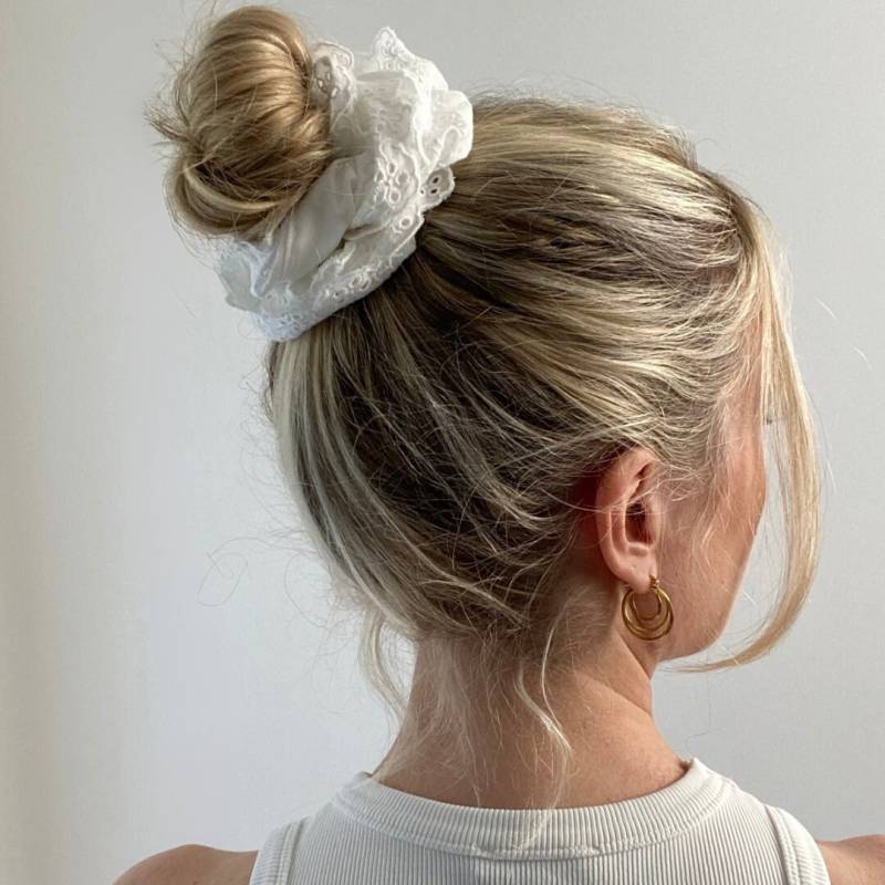 xl Scrunchie Mit Lochspitze | Extra Großes Weiß Haargummi Zopfgummi Übergroßes Oversized von PizzicatoAccessories