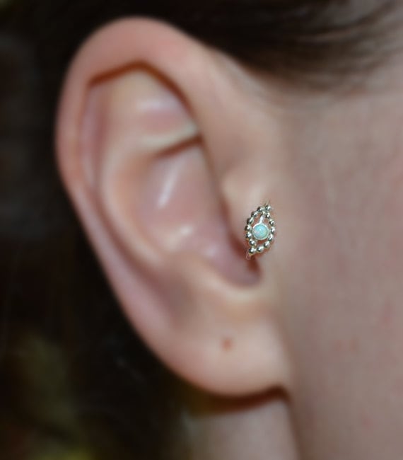 2mm Opal Tragus Ohrring/Silber Nasenring Hoop - Conch Piercing Helix Ohrring Knorpelohrring Tragus Schmuck Septum Ring 16G von PjCreationsStudio