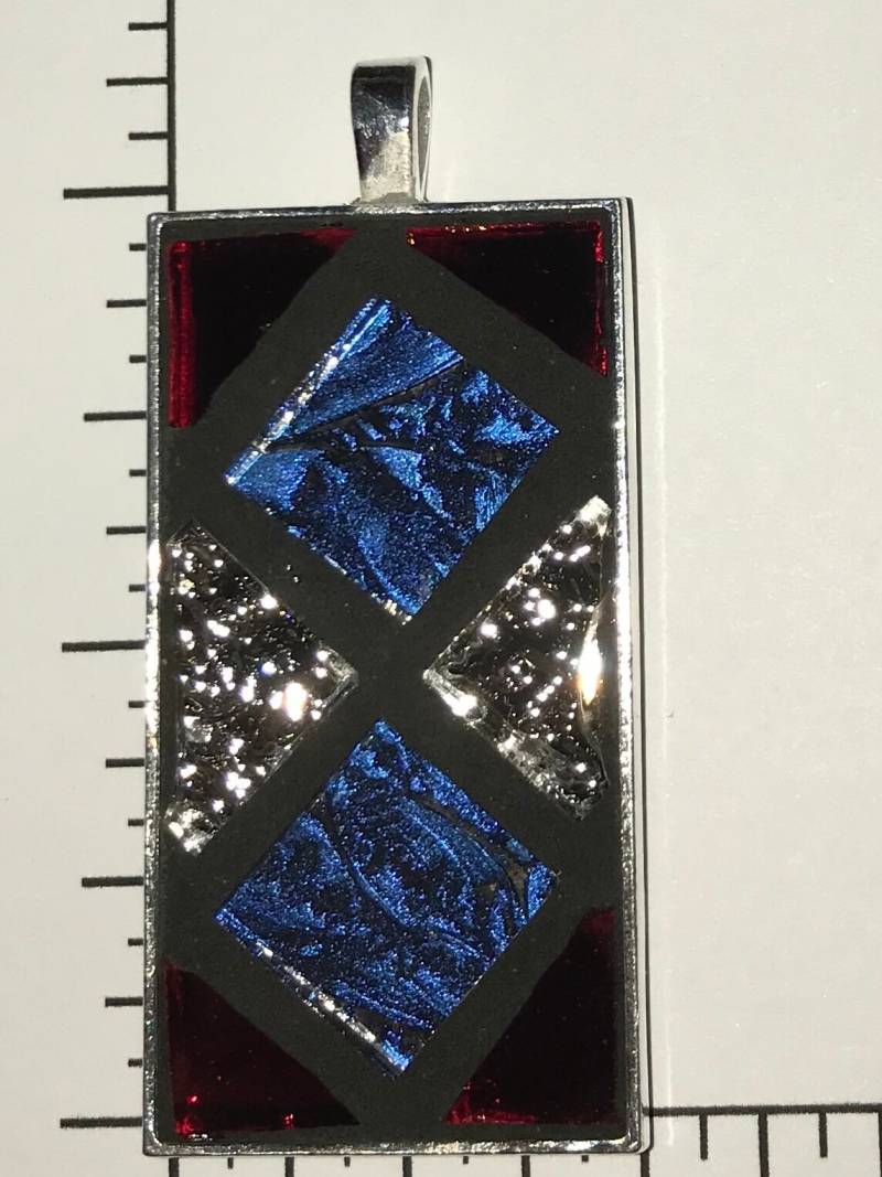 Blau Und Rot Mosaik Anhänger von PlacidPendants