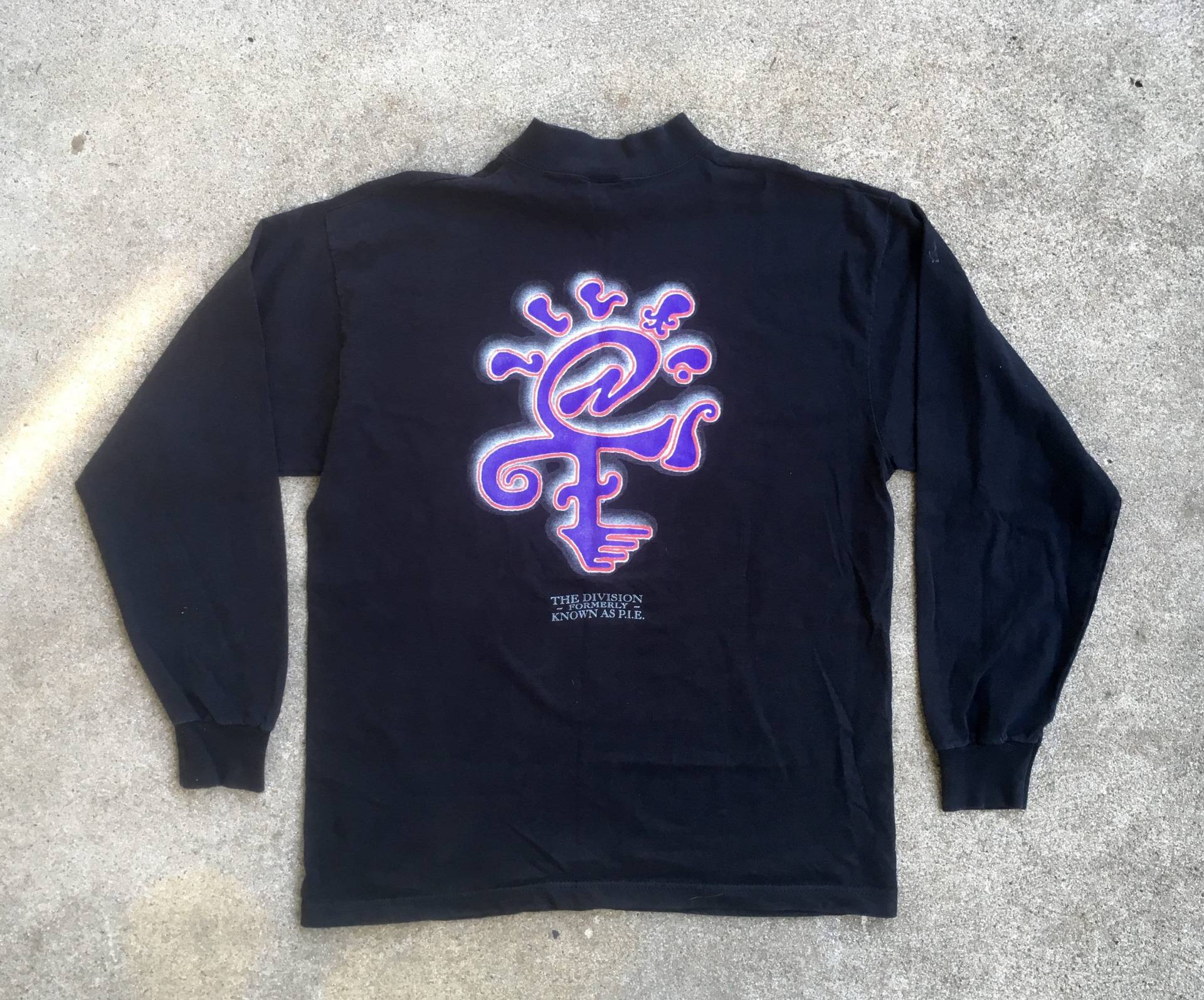 Vintage 1990Er Jahre Apple Computer "The Sparte, Früher Bekannt Als P.i.e." Langarm-T-Shirt Aus Schwarzer Baumwolle Größe Large Swag Mac Macbook von PlainspeakVintage