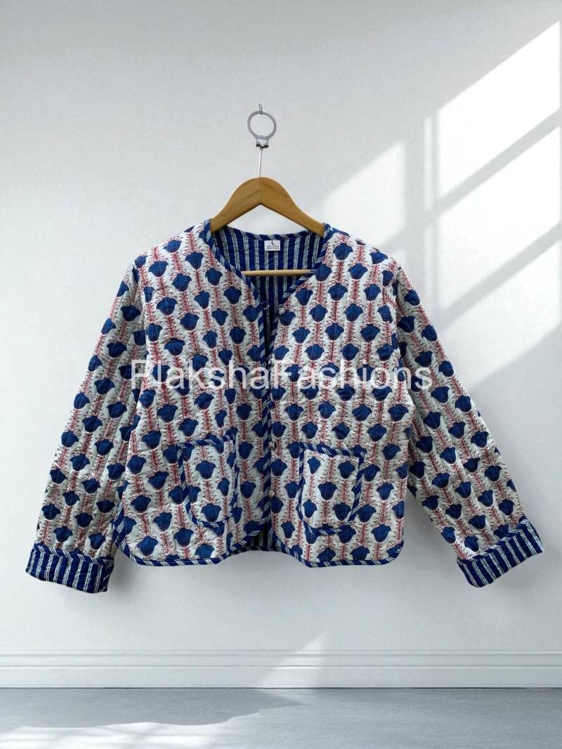 Blaue Gesteppte Baumwoll-Crop-Jacke Mit Blumen | Block-Print-Jacke Reversibel Handgemachter Mantel Leichte Baumwolljacke Für Damen Geschenk Sie von PlakshaFashions