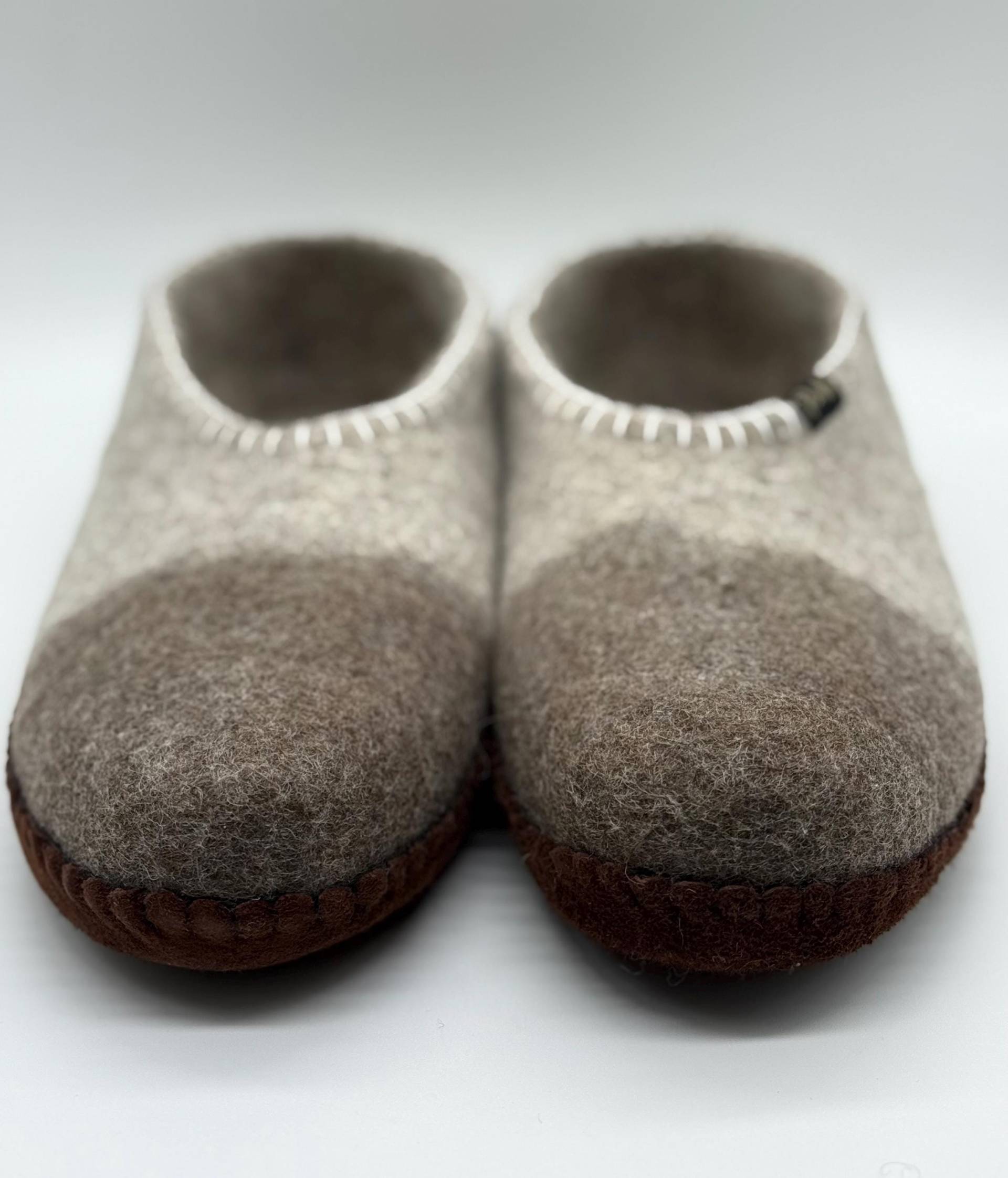 Hausschuhe Aus Filz, Hochwertige Handarbeitskunst, Langlebige Bequeme Hausschuhe, Sehr Warmer Slipper, Einzelstück von PlanMix