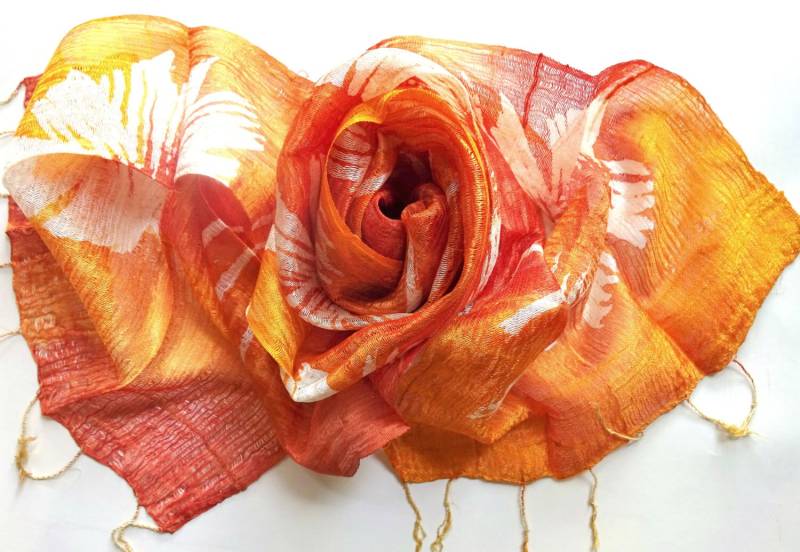 Oranger Seidenschal Handgefärbt Handgewebt Leichte Batik Natur Reine Rohseide Hochzeit Accessoires Handarbeit Geschenk Für Sie von PlanetEarthHandmade