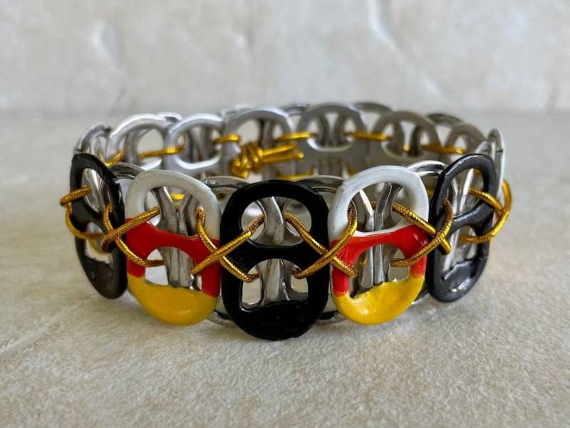 Halloween Candy Corn Armband Upcycled Soda Pop Tab Schmuck von PlanetPolly