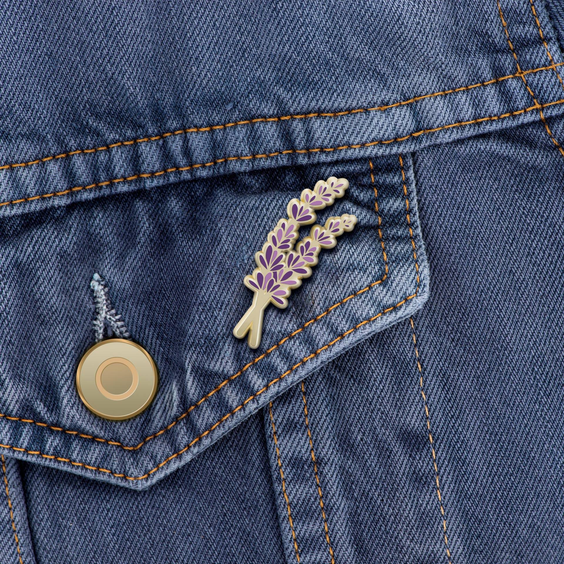 Lavendel Emaille Pin - Blumen Liebhaber Geschenk Floral von PlantScouts