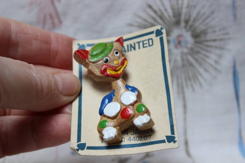 Handbemalte Holzbrosche Japan Bommelkopf Vintage By Plantdreaming von Plantdreaming