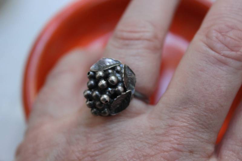 Trauben Ring Aus Silber Mit Öse Verstellbar Vintage By Plantdreaming von Plantdreaming