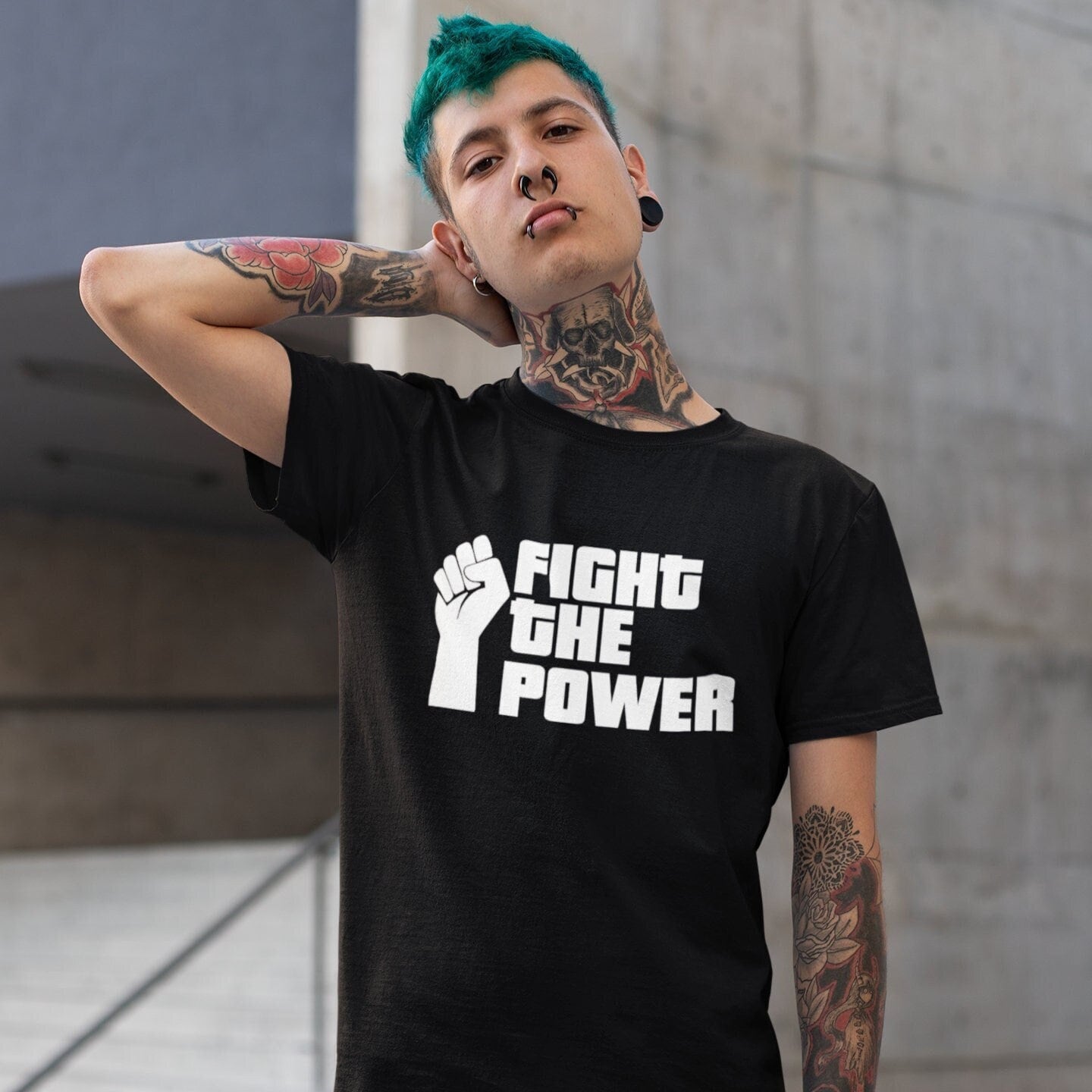Kämpfe Gegen Die Macht T-Shirt Kämpfe Gegen Die Macht T-Shirt von PlasticRevolution