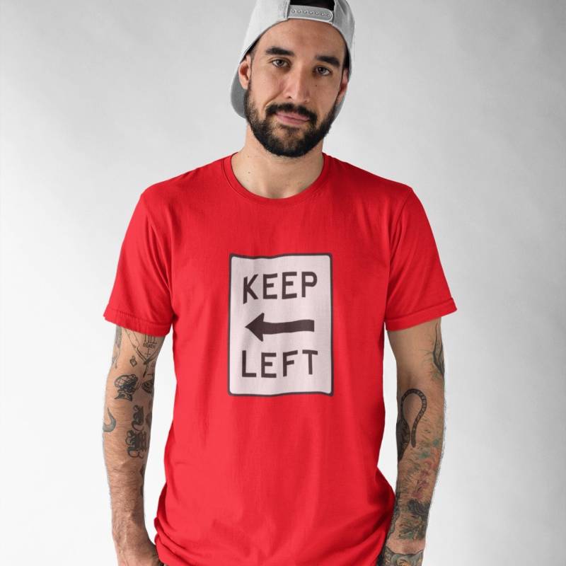 Links Halten T-Shirt von PlasticRevolution