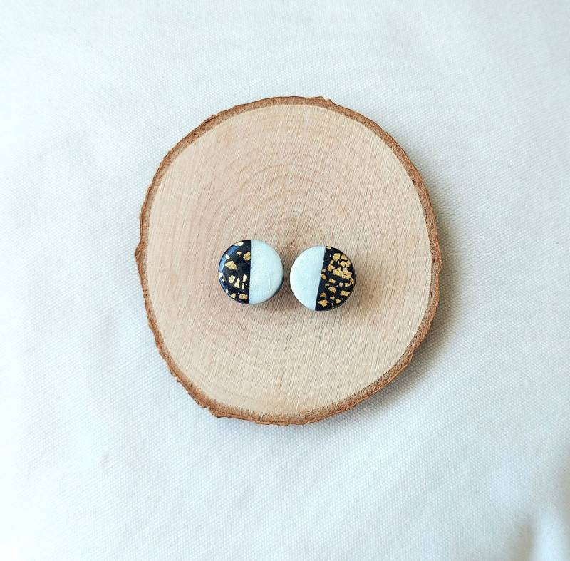 Ohrstecker | Goldmarie Schwarz-Weiß Perlmut Polymer Clay von PlattfischDesign