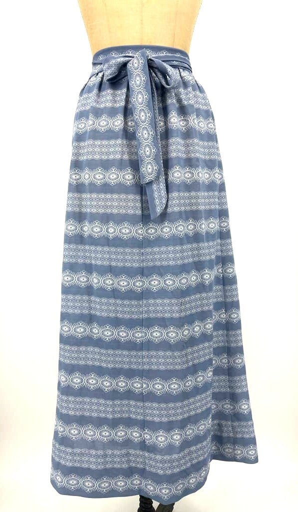Vintage Damen A-Line Wrap Blau Weiß Deckchen Muster Krawatte Taille Maxi Rock M von PlayhouseVintageShop