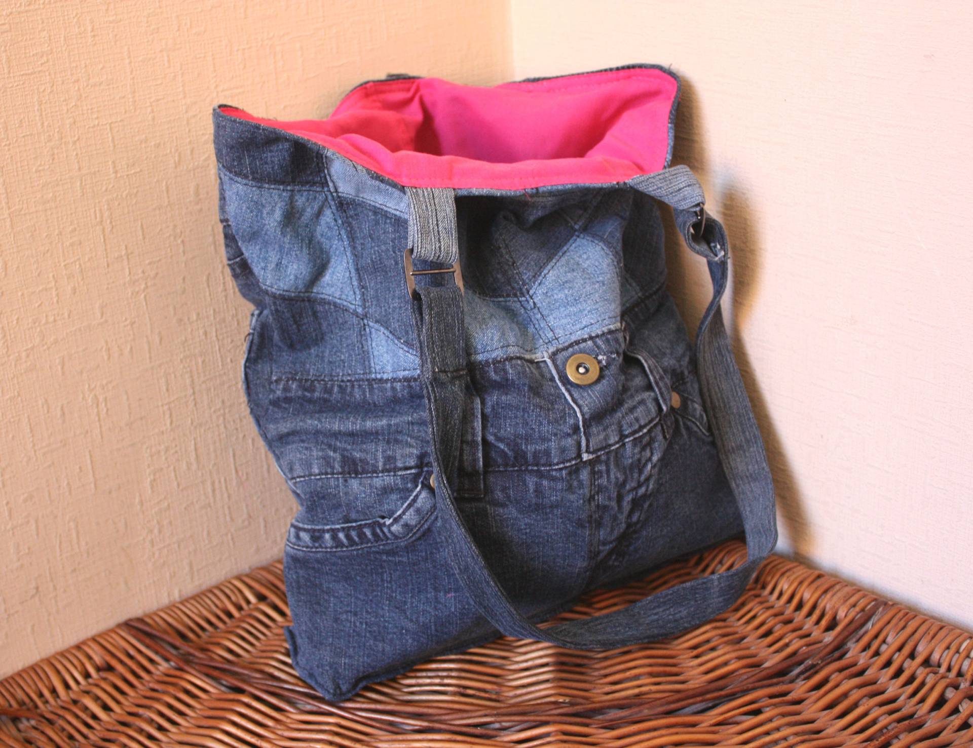 Recycling-Jeans-Tasche, Eweryday Tasche, Baumwollfutter, Tasche Frauen, Upcycling Jeans, Rosa, Mit Taschen von PleasantThingsStore