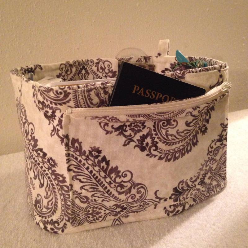 Damast Grau Design Geldbörse Veranstalter Einsatz 23" Lang | Mit Schlüsselanhänger von Pleasingtodeye