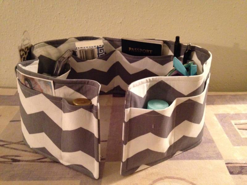 Doppelte Grau Chevron Design Purse Organizer Einsatz 29" Lang von Pleasingtodeye