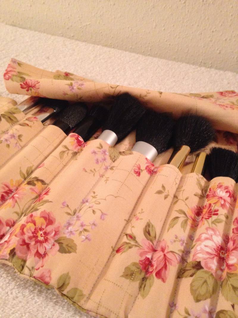 Make-Up Kosmetik Pinsel Rolle/Floral Design von Pleasingtodeye