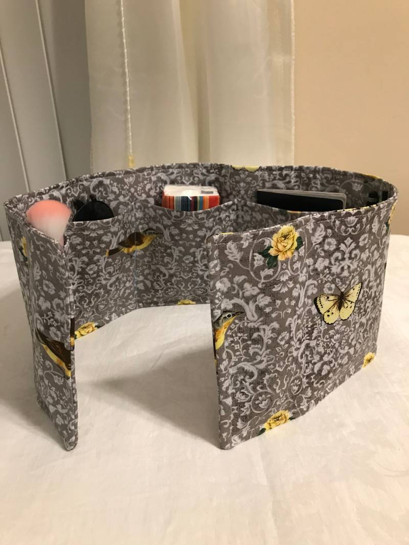 Schöne Damast Grau Vogel Design Geldbörse Organizer Einfügen - 29" Lang von Pleasingtodeye