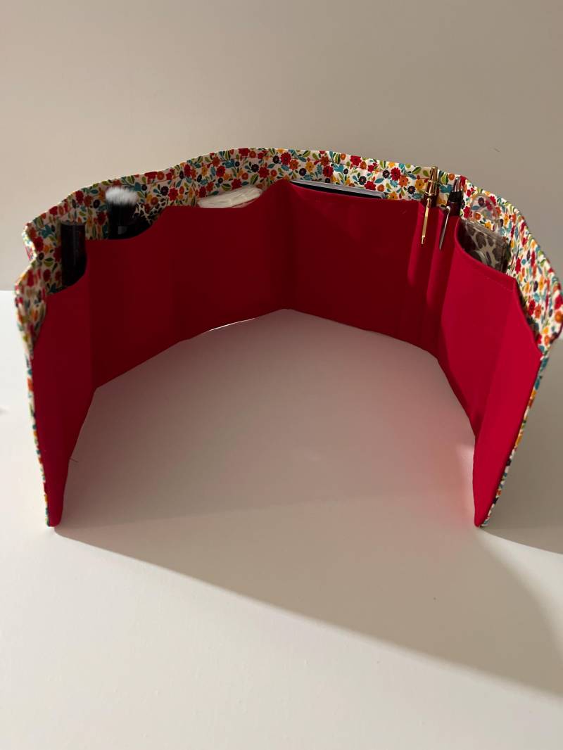 Wunderschöne Rot Und Gelb Design Geldbörse Organizer Einsatz 74 cm Lang von Pleasingtodeye