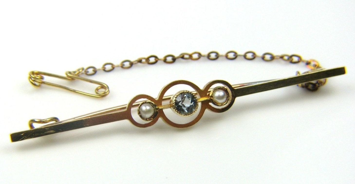Vintage Damen 15Ct Gold Brosche Mit Perlen & Topas Stein. Ref 35969 Vintage Damen 15Ct Gold Brosche Mit Perlen & Topas Stein. Ref 35969 von PledgeJewellers