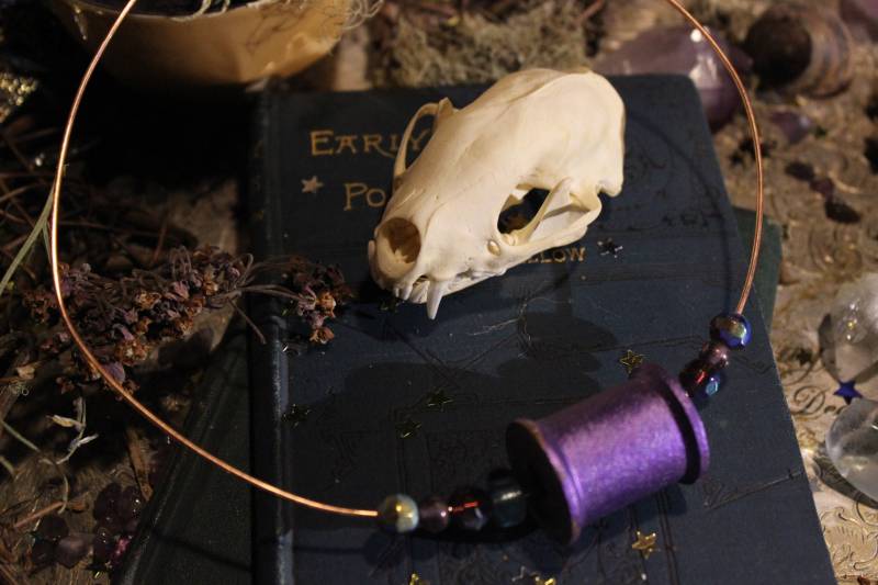 Faeryfound - Lila Metallic Spule + Vintage Perlen von PleiadiaJewels