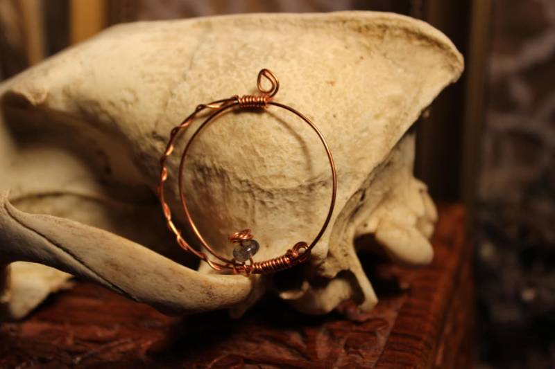 Halbmond, Vollmond ~ Kupfer & Labradoritanhänger von PleiadiaJewels