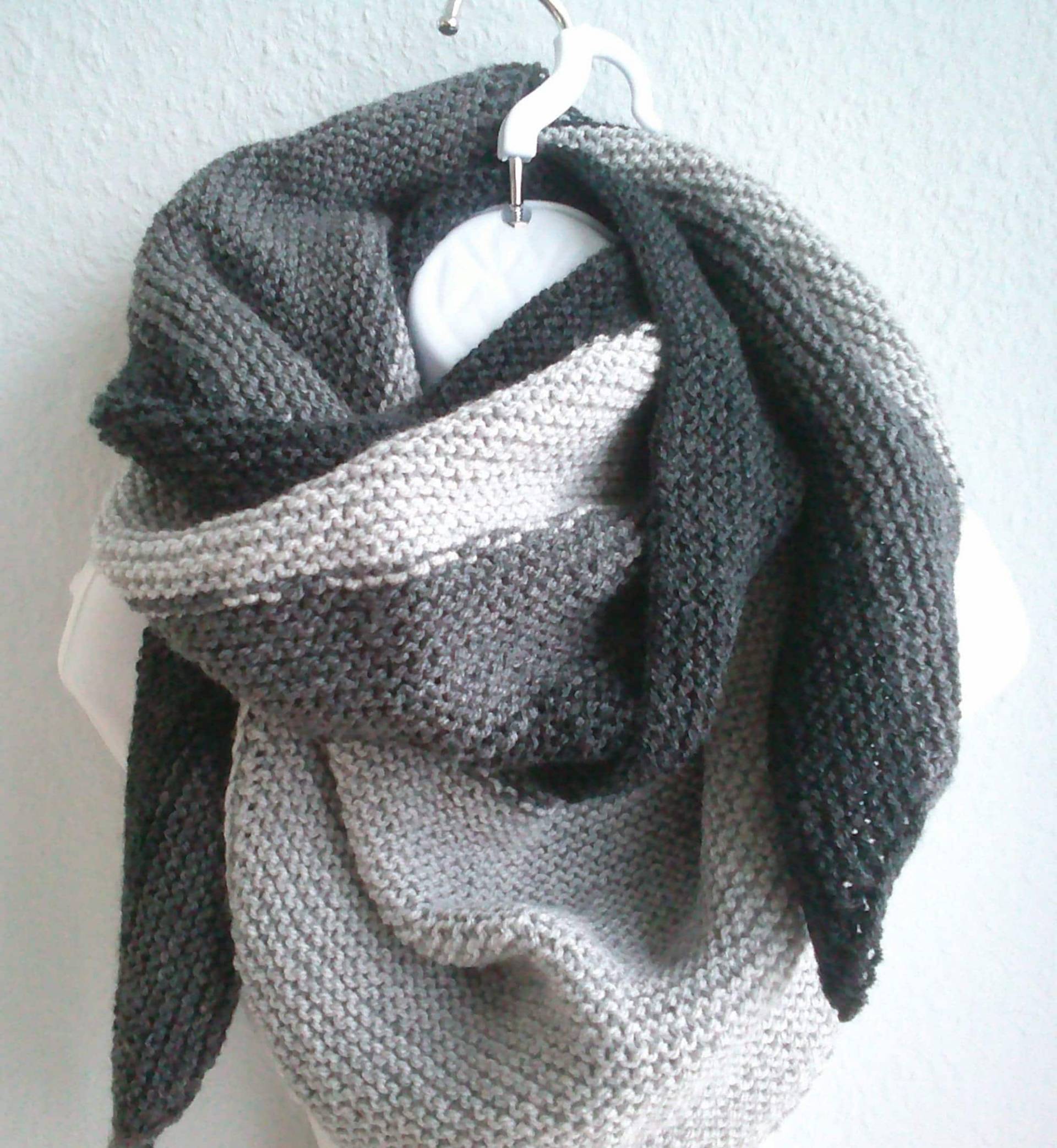 Gr. Dreieckstuch Hell+Mittelgrau+Anthrazit von PlentyColor