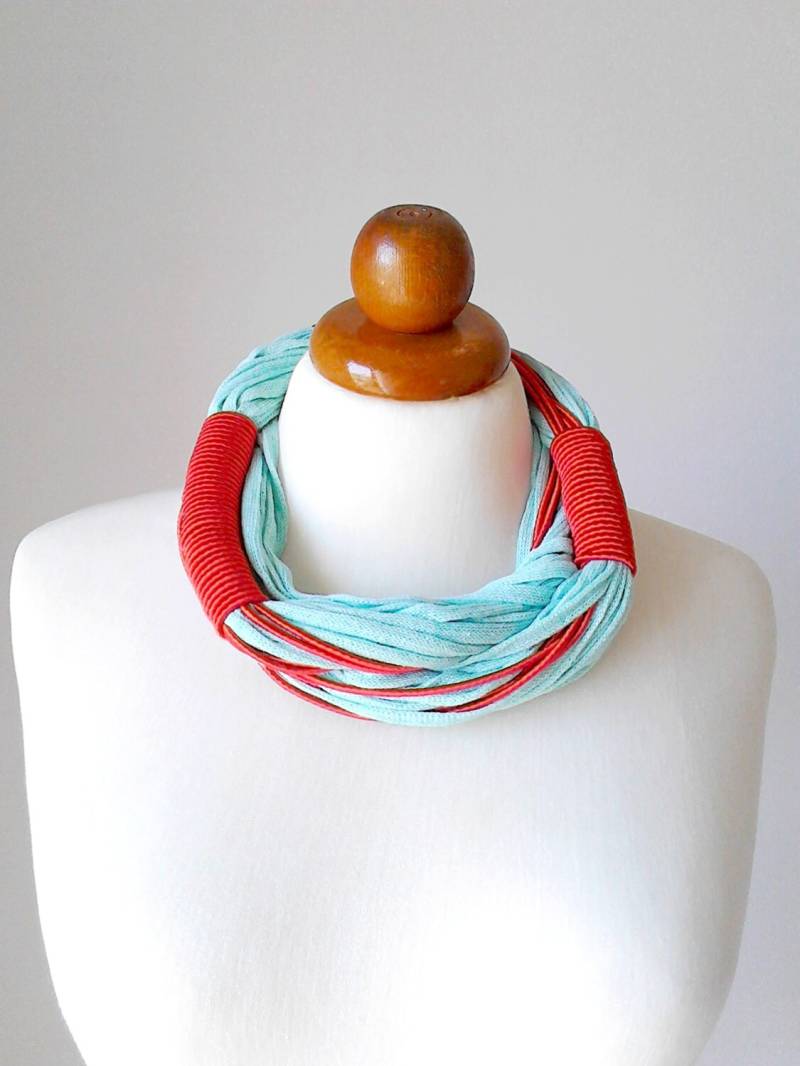Handgemachte Grobstrick Baumwollkette Rot & Aqua Statement Schal von PlexisArt
