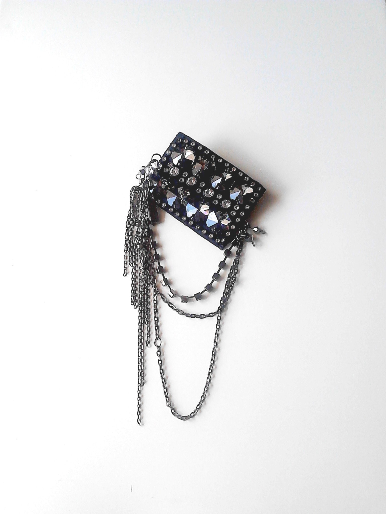 Handgemachte Schwarze Steampunk Brosche Strass & Kette Anstecknadel von PlexisArt