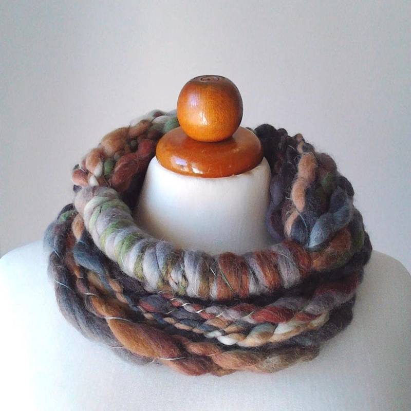 Handgemachte Wolle Schal Halskette Lätzchen Statement Schmuck von PlexisArt