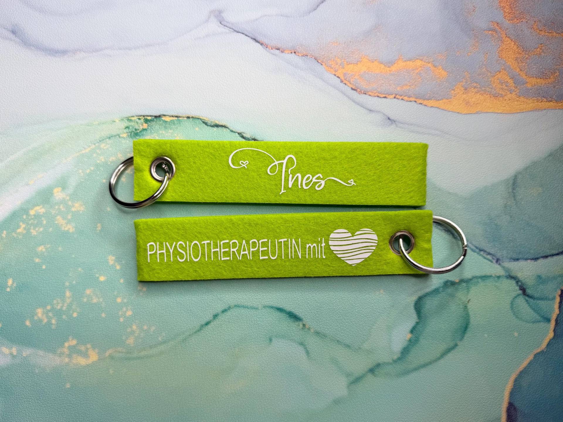 Physiotherapeut/Physiotherapeutin Mit Herz | Name Schlüsselanhänger Personalisiert Und Individuell von PlottdesignByNancy