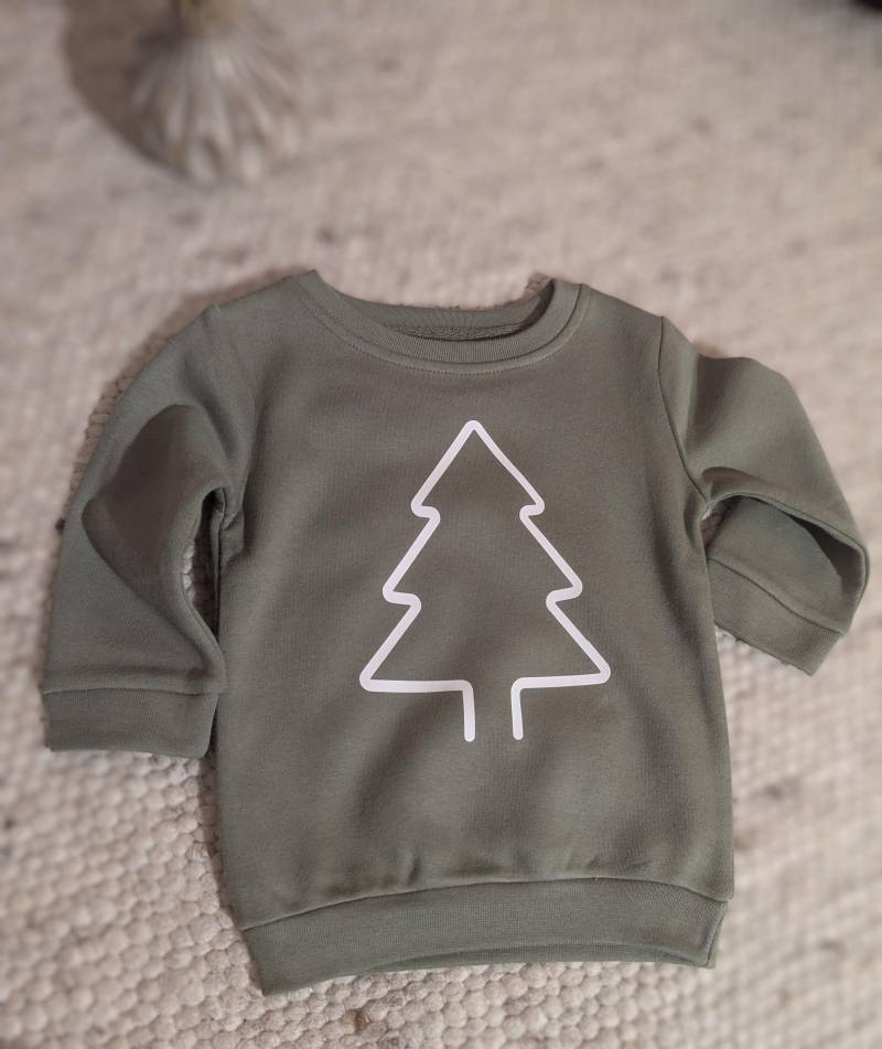 Weihnachtspullover in Grün Mit Weißem Tannenbaum - Das Perfekte Outfit Für Heilig Abend | Kinderpullover Die Adventszeit, 12-18 Monate von PlotterhimmelShop