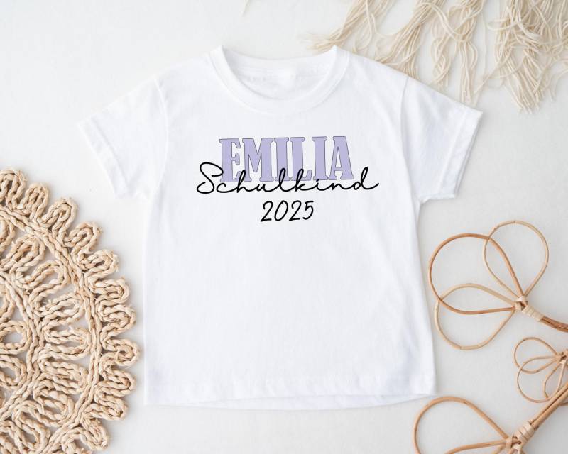 T-Shirt "Schulkind 2025" Blockschrift Mit Name Personalisiert - Einschulung | Ende Kindergarten Schultüte Kinder Mädchen Junge Erste Klasse von Plotterpaar