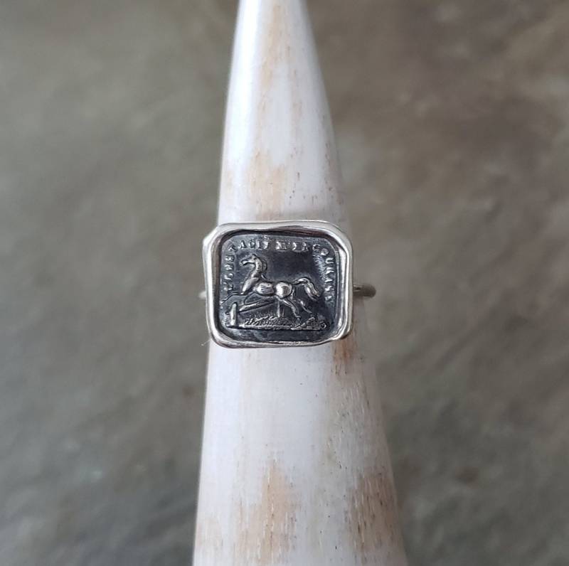 Fordern Sie Pferd Ring - Wachs-Siegel-Ring Magerer Setzring Rs125 Fordern Sie Pferd Ring - Wachs-Siegel-Ring Magerer Setzring Rs125 von PlumAndPoseyInc