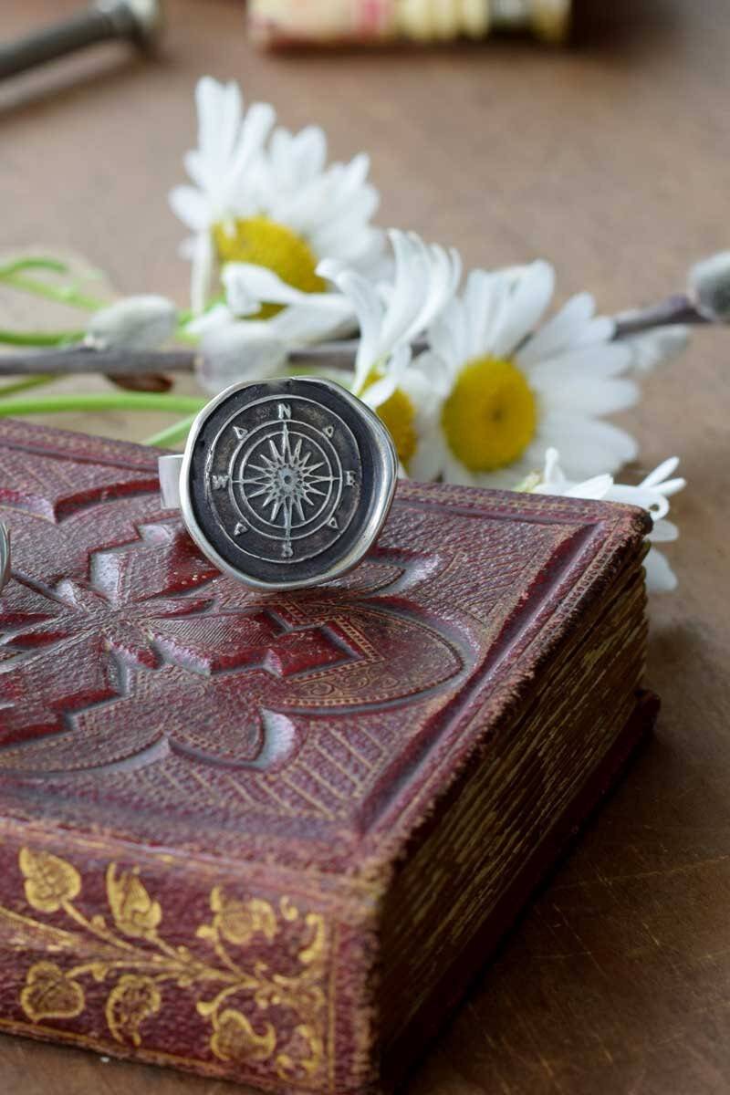 Kompass Rosenwachs Siegel Ring - Schmuck 332 Kompass Rosenwachs Siegel Ring - Schmuck 332 von PlumAndPoseyInc