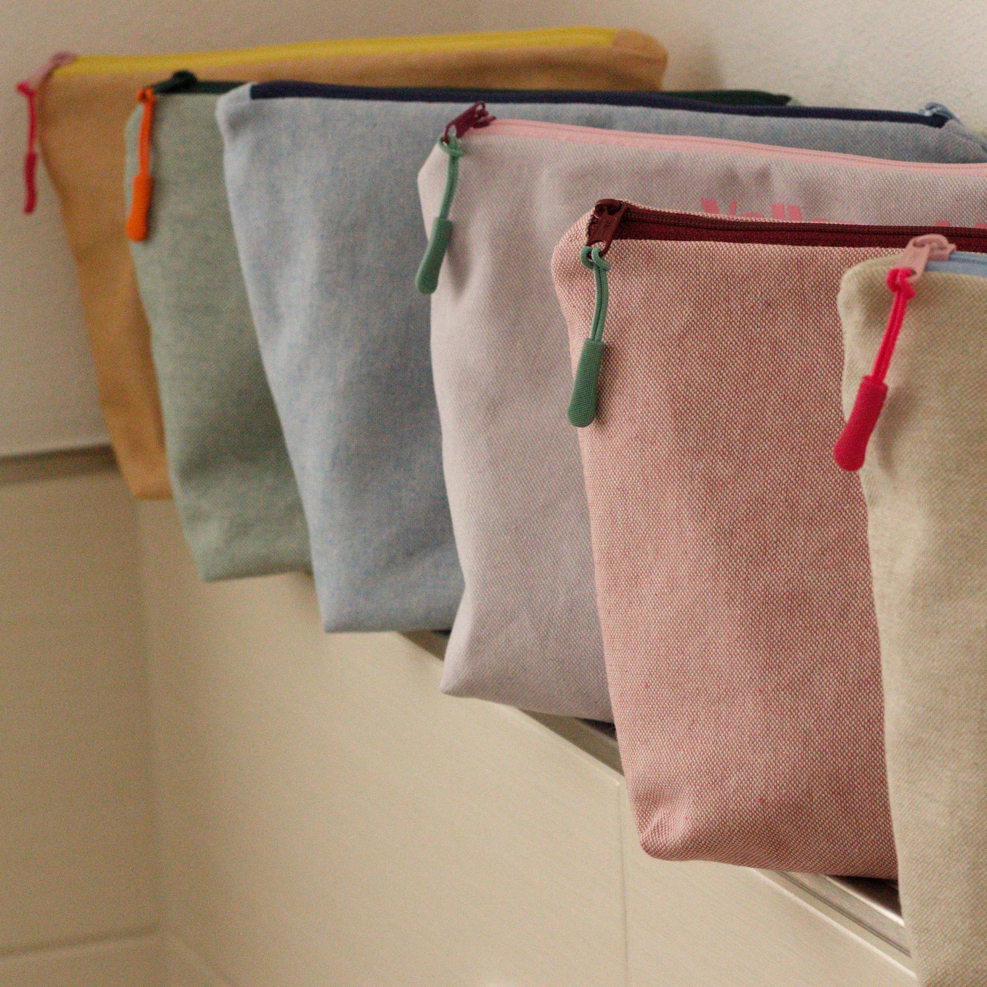 Kulturbeutel, Kulturtasche Aus Baumwolle in Verschiedenen Farben Mit Spruch, Innenstoff Beschichtet Und Wasserabweisend, Wetbag Kulturbeutel, Kulturtasche Aus Baumwolle in Verschiedenen Farben Mit Spruch, Innenstoff Beschichtet Und Wasserabweisend, Wetbag von PlumCottageDesign