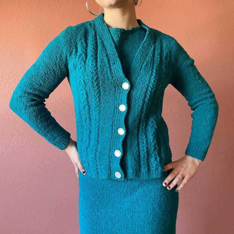 1980S Handgestricktes Petrolfarbenes Pullover-Rock-Set - 3-Teiliger Acryl-strickrock von PlumeVintageBoutique