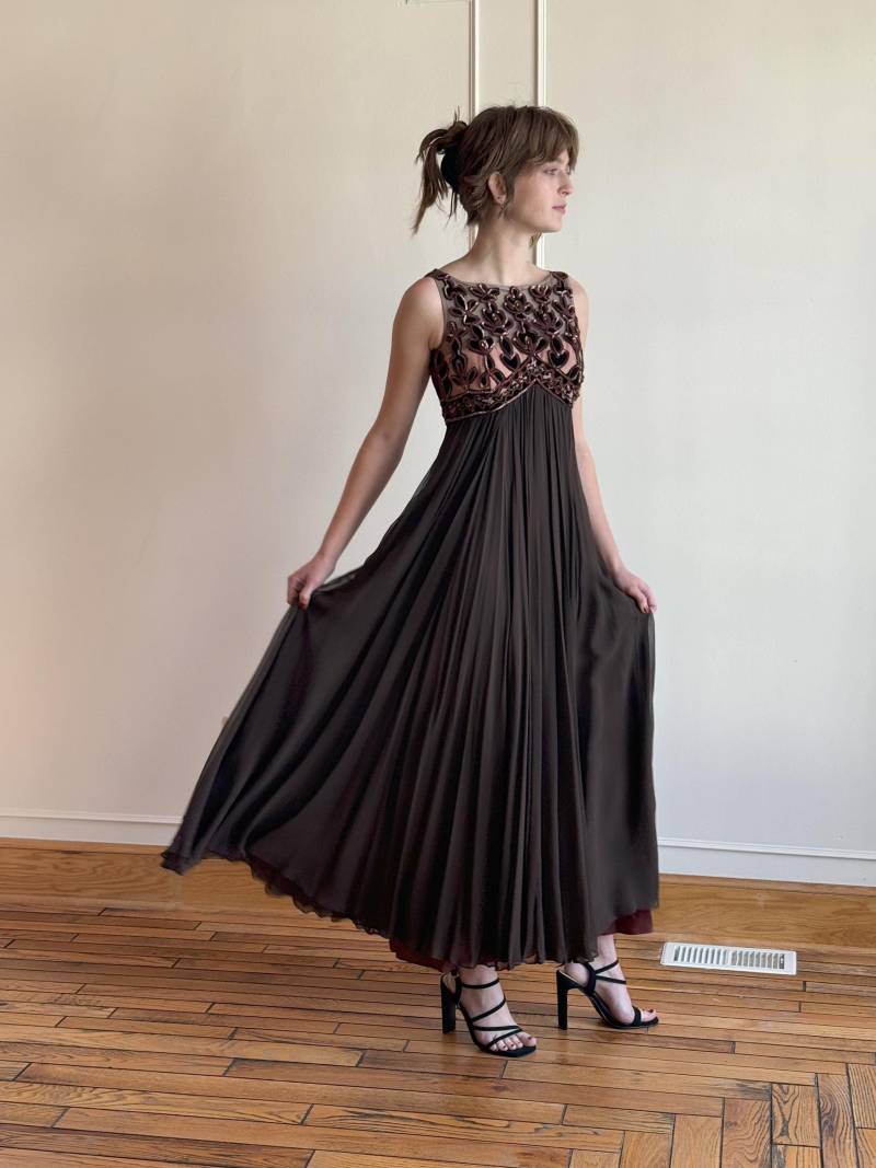 60S Pailletten Verziertes Seidenkleid - Vintage Braunes Maxikleid | xs/S von PlumeVintageBoutique