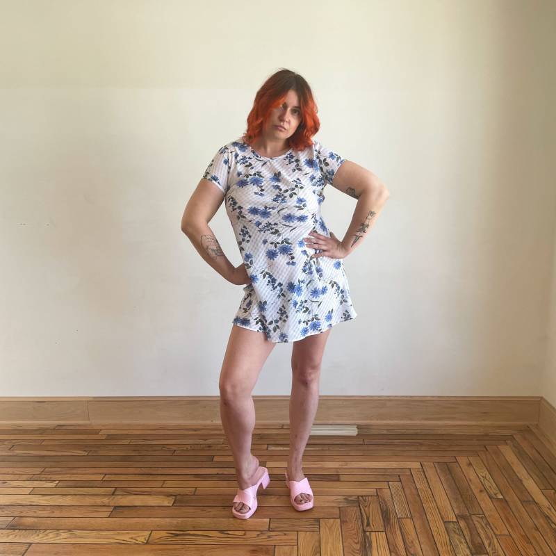 90Er Jahre Daisy Mini Kleid - Transparentes Weißes Gitter, Blaue Blümchen Xl-2Xl von PlumeVintageBoutique