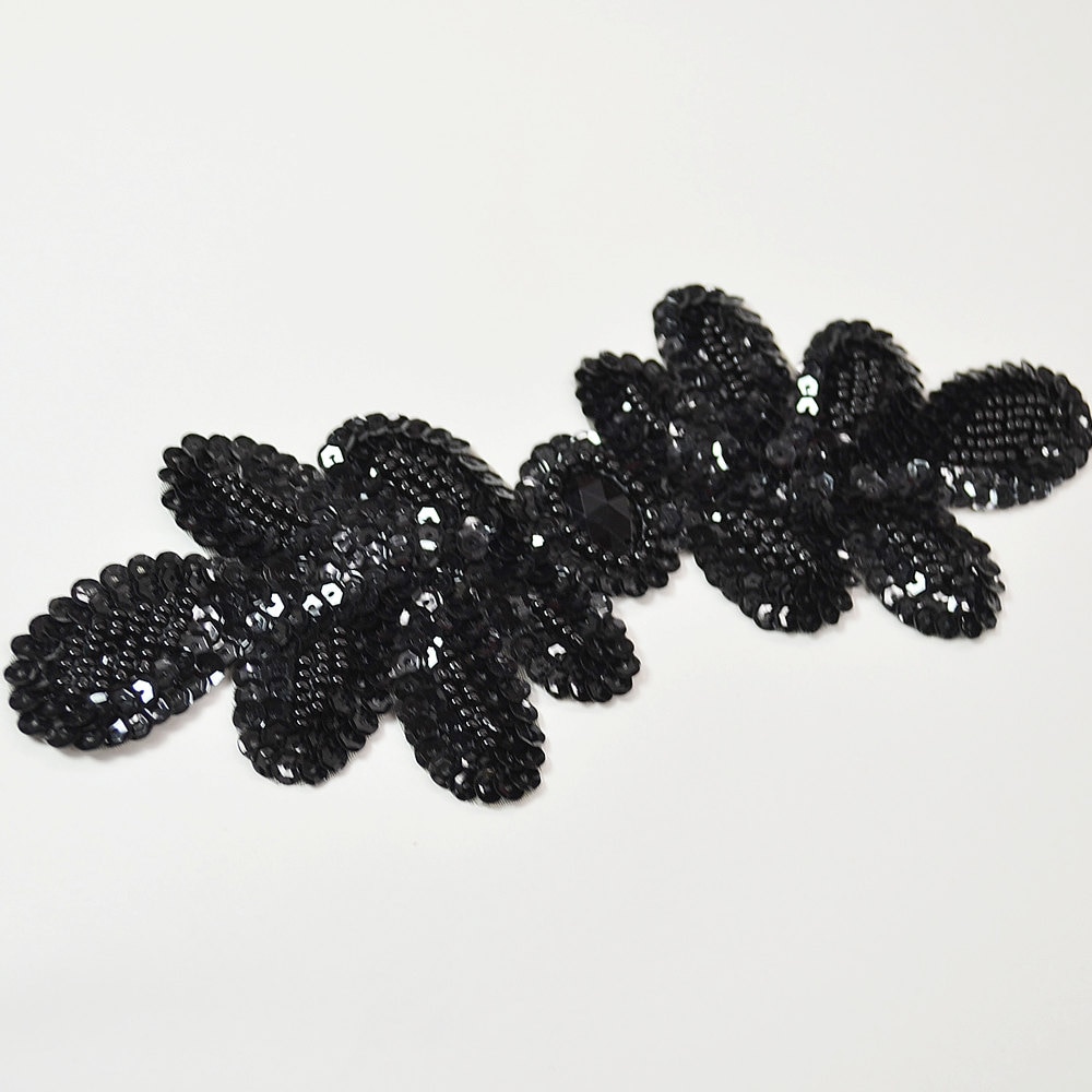 Schleife Luxuriöse Perlen Band Motiv Design Applikation - Schwarz | 1 Stück Schleife Luxuriöse Perlen Band Motiv Design Applikation - Schwarz | 1 Stück von PlumuleFeather