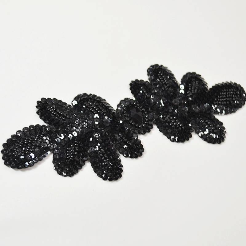 Schleife Luxuriöse Perlen Band Motiv Design Applikation - Schwarz | 1 Stück Schleife Luxuriöse Perlen Band Motiv Design Applikation - Schwarz | 1 Stück von PlumuleFeather