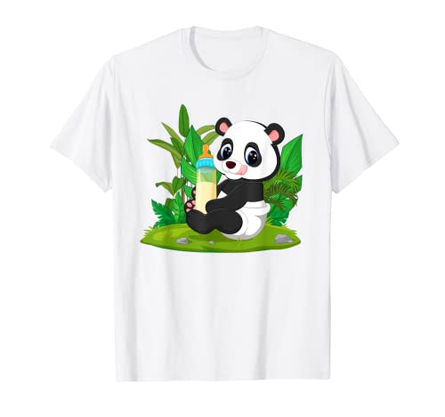 Baby-Pandabär in Windel mit Babyflasche T-Shirt von PluppoRoo Designs