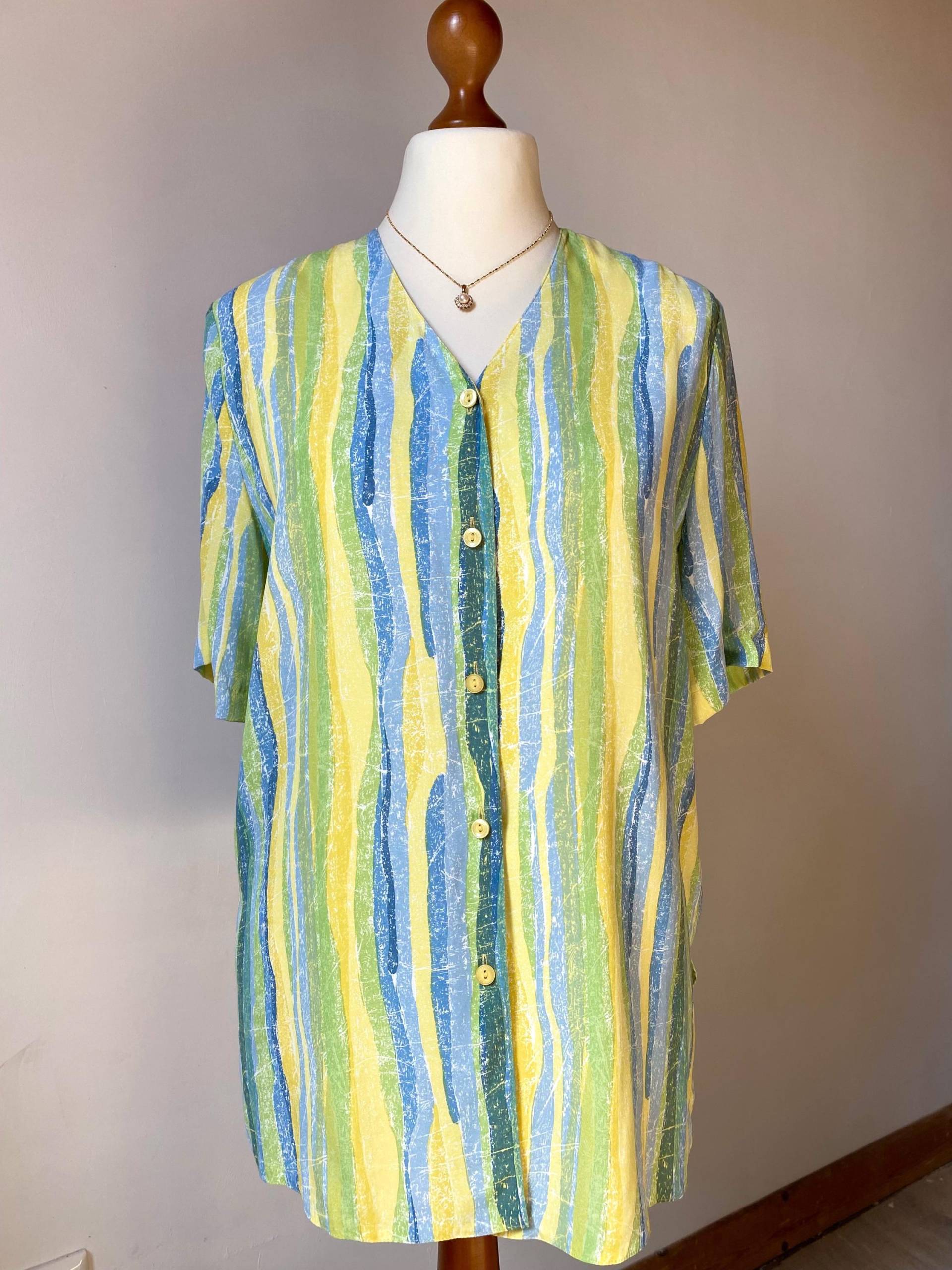 Eu42 Vintage Abstrakte Bluse Viskose 90Er Eu42 Vintage Abstrakte Bluse Viskose 90Er von PlusBabesVintage