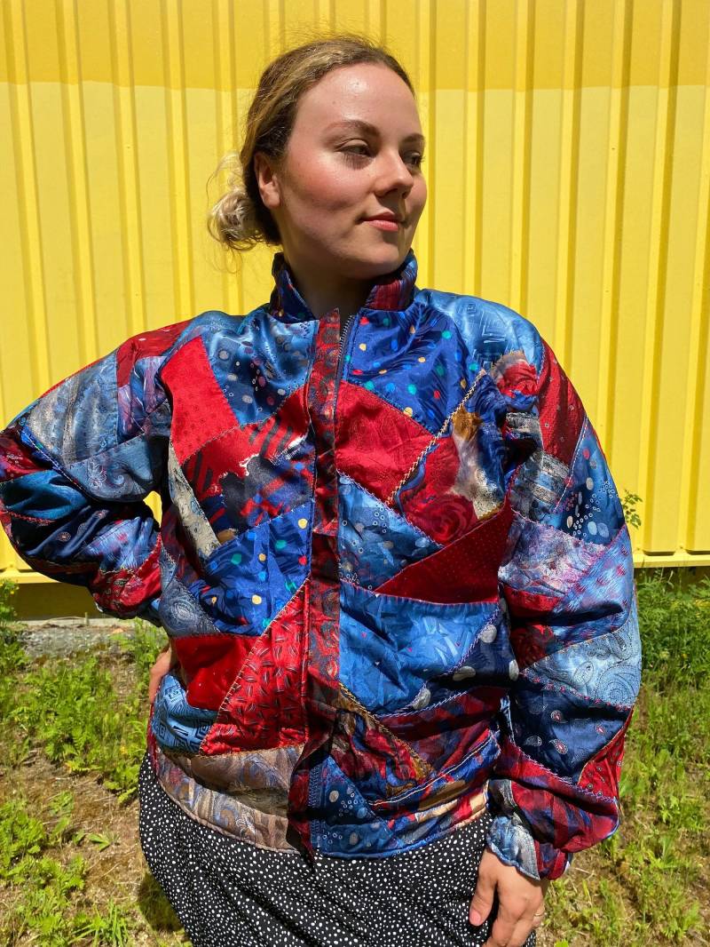 Eu44 Vintage Handmade Patchwork Jacke Xl | Bunte Handgemachte Bomberjacke Zip Up Oldschool Plus Size Einzelstück Nachhaltige Kleidung von PlusBabesVintage