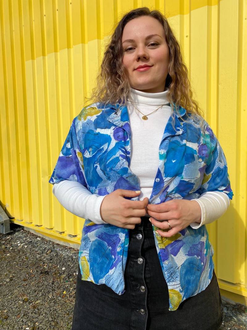 Eu44 Vintage Plus Size Bluse Xl | 90Er Blumen Blümchen Übergröße Blaue Frühling Sommer Hemd Damenmode Nachhaltige Kleidung von PlusBabesVintage