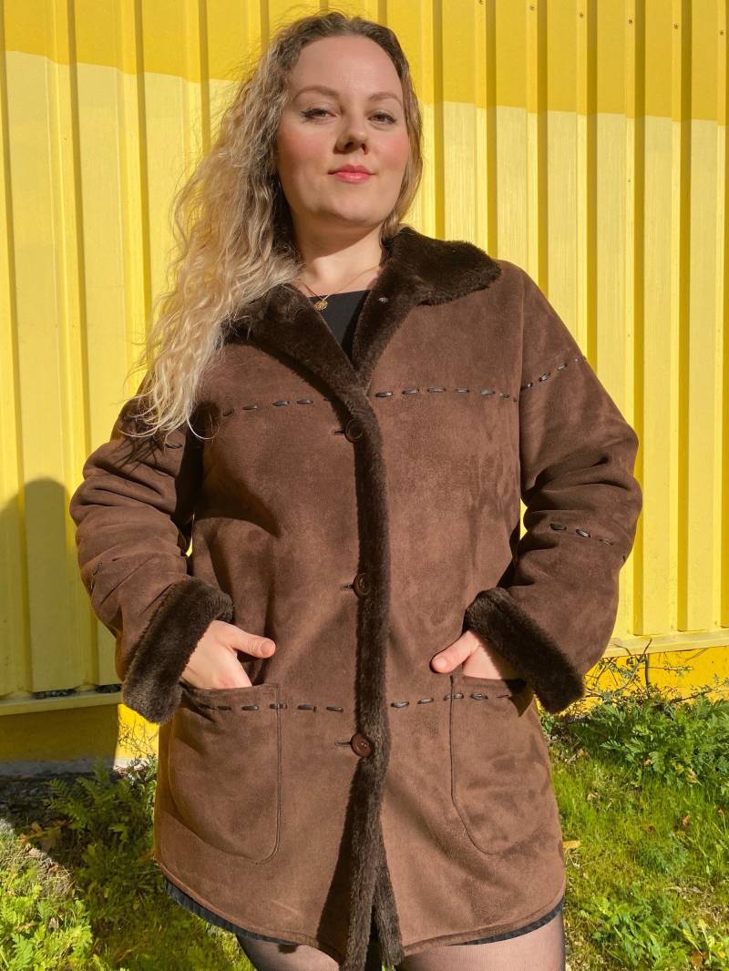 Eu48 Vintage Plus Size Wintermantel Mit Kunstfell 90Er von PlusBabesVintage