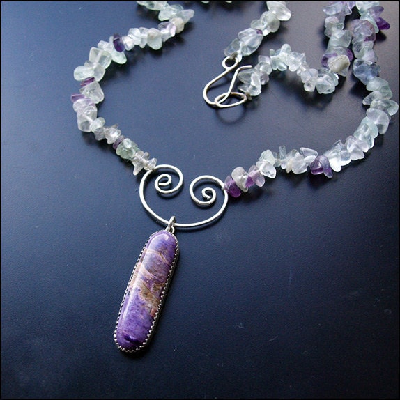 Die Schönheit Von Violet... - Sterling Silber Kette Mit Fluorit Und Charoit Die Schönheit Von Violet... - Sterling Silber Kette Mit Fluorit Und Charoit von Plysperk