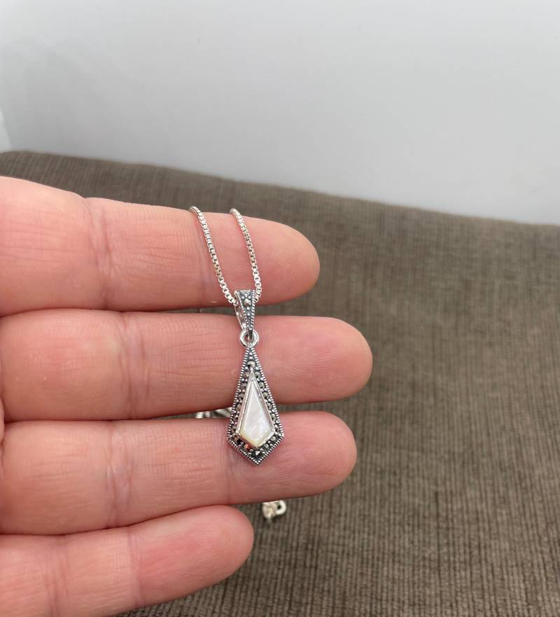sterling Silber Perlmutttropfenmarkasit Anhänger - Perlmuttkette von PoaJewels