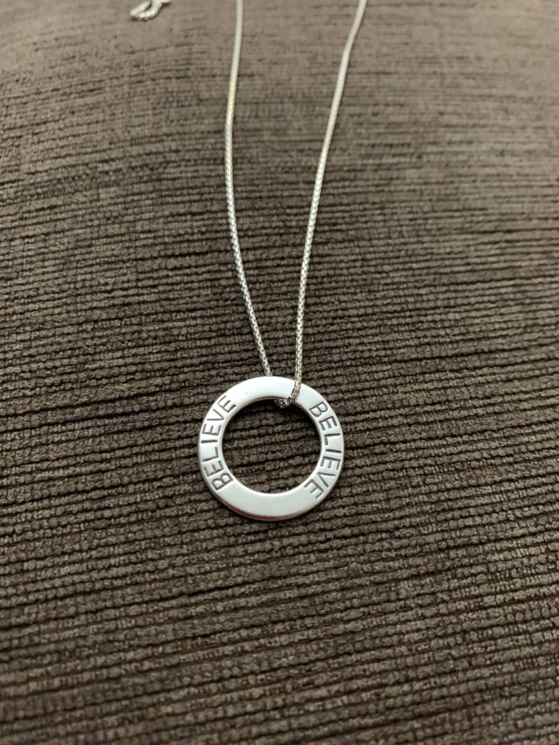sterling Silber Sentimental Halskette-Glauben Charme-Minimalistisch-Runder Anhänger von PoaJewels